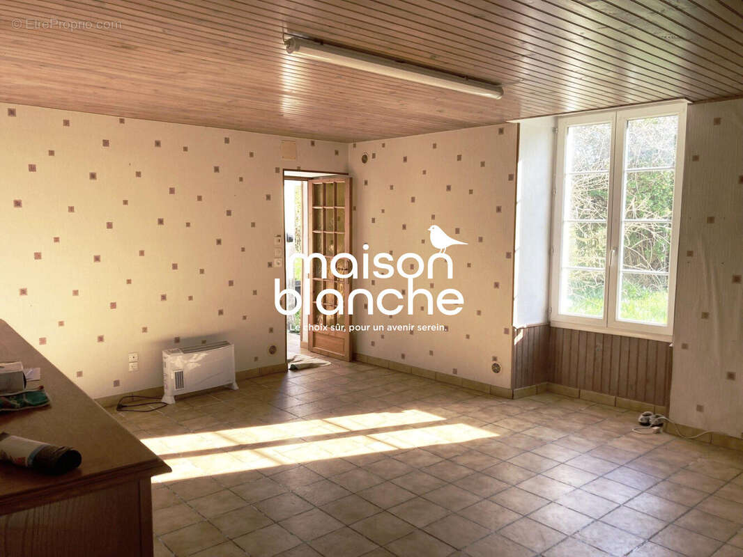 Maison à LA CRECHE