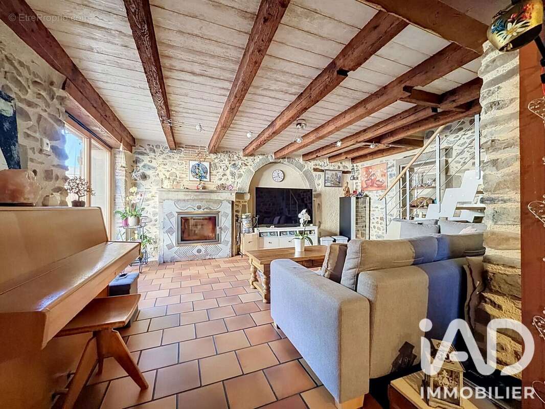 Maison 141 m² à Valleiry  - photo 2