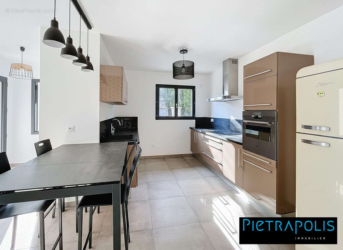 Maison 135 m² à Limas  - photo 6