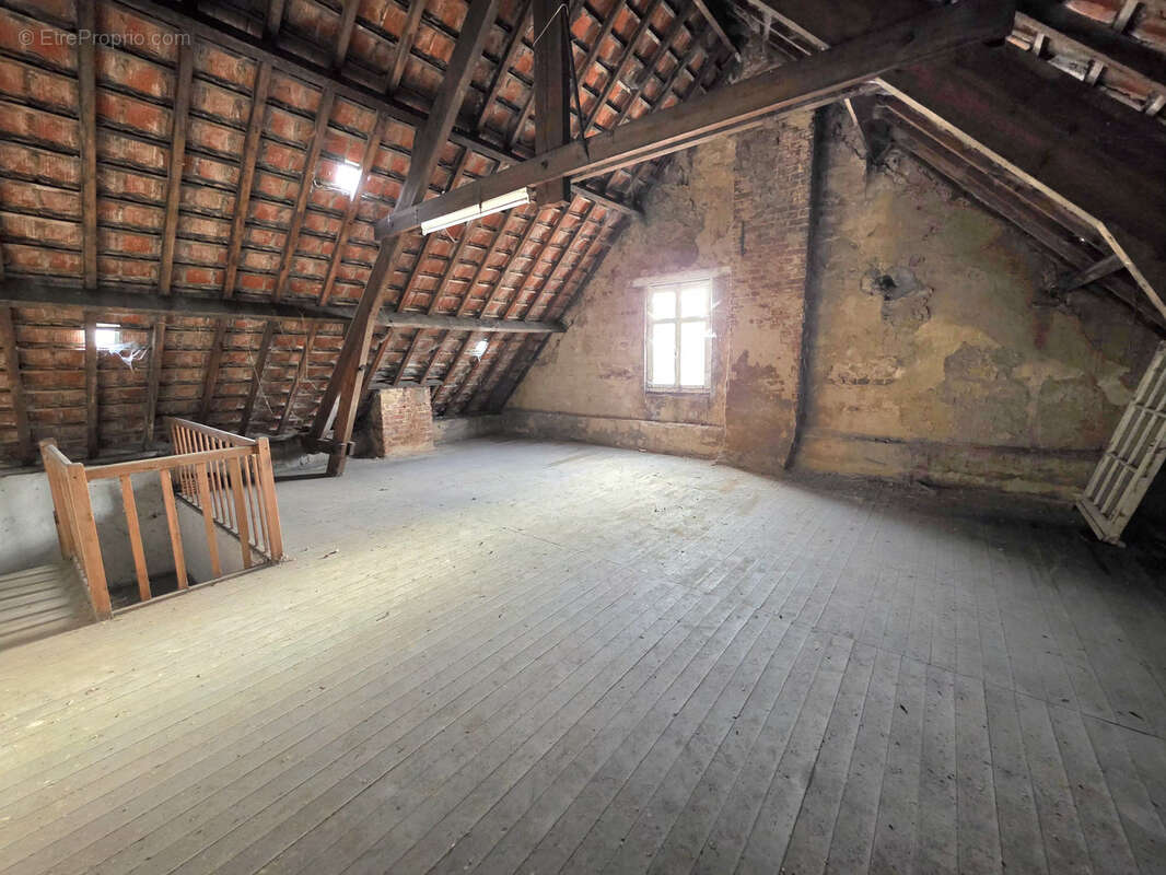 Maison à SAINT-ETIENNE-AU-MONT