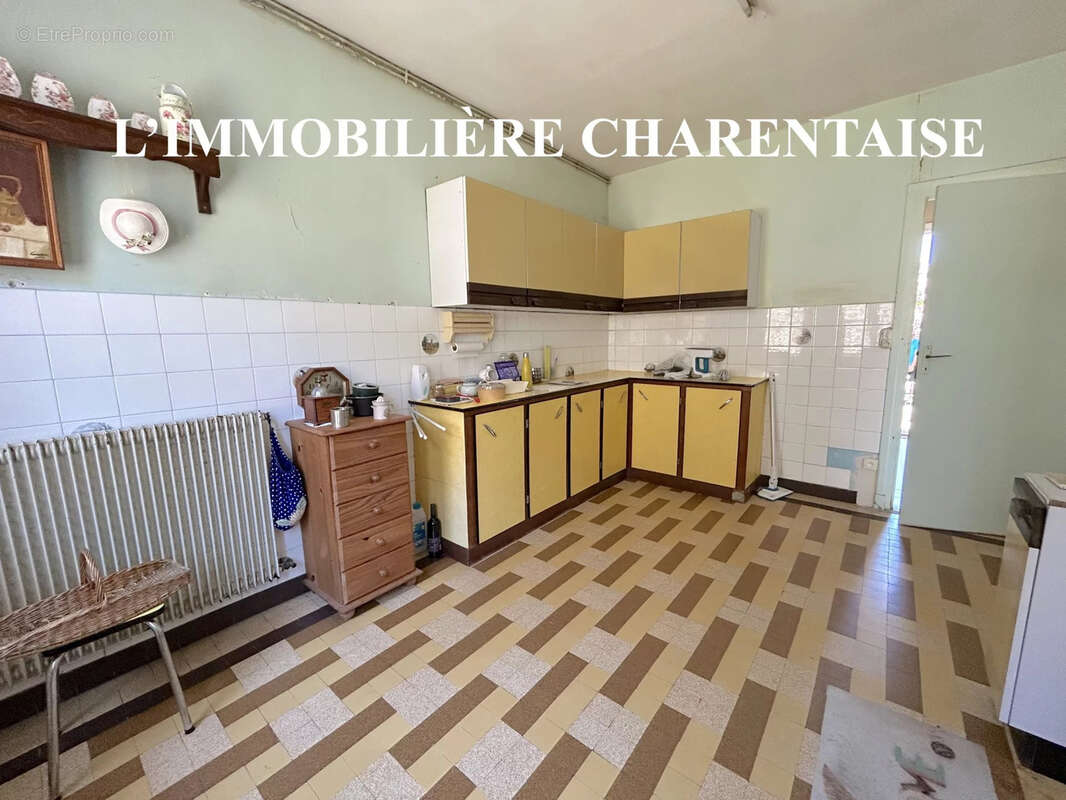 Maison à SAINT-ROMAIN-DE-BENET