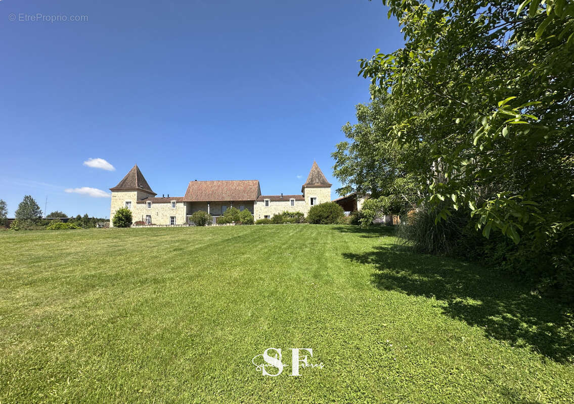 Maison à PRAYSSAS