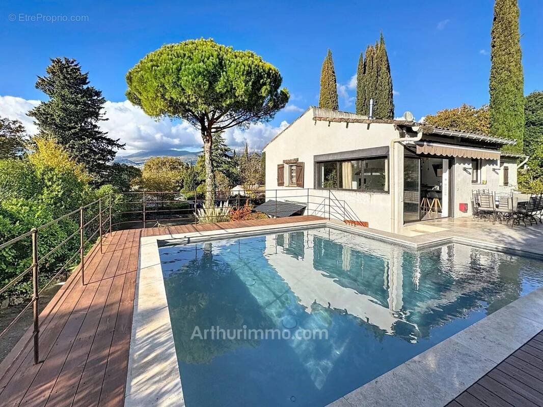 Maison à MOUANS-SARTOUX