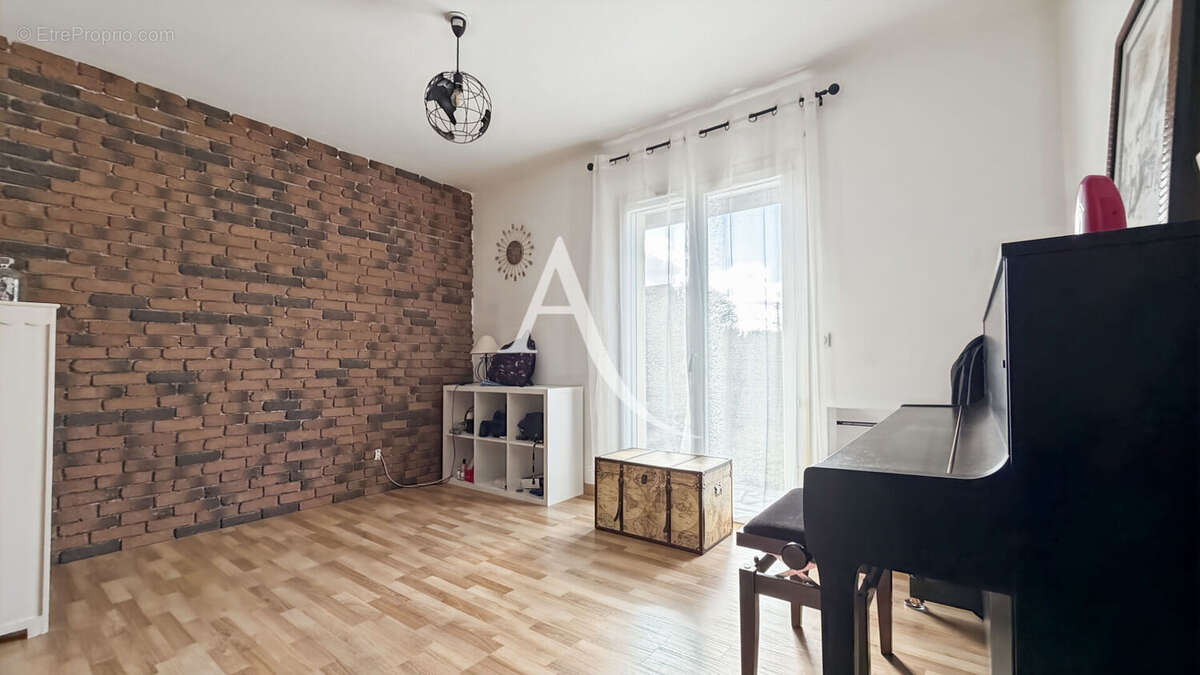 Maison à LE PERRAY-EN-YVELINES