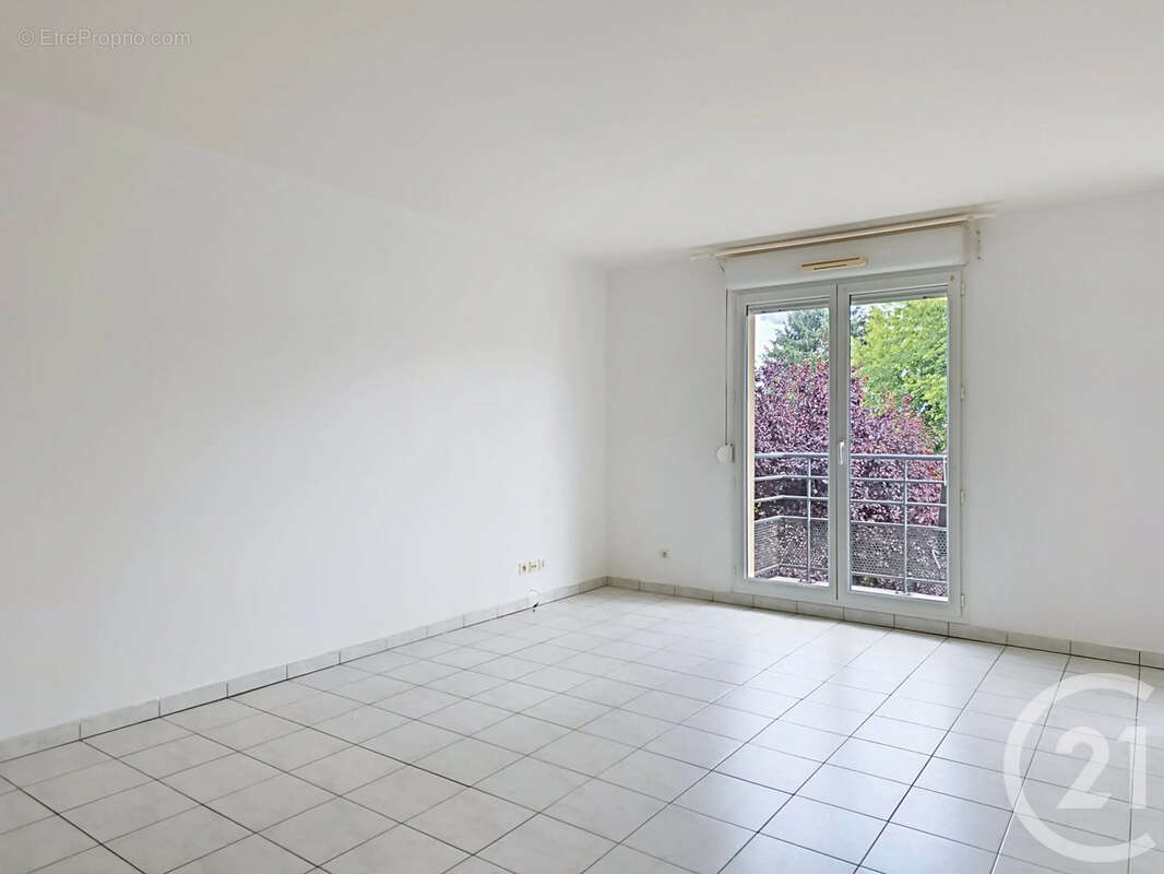 Appartement à VILLENEUVE-SUR-YONNE