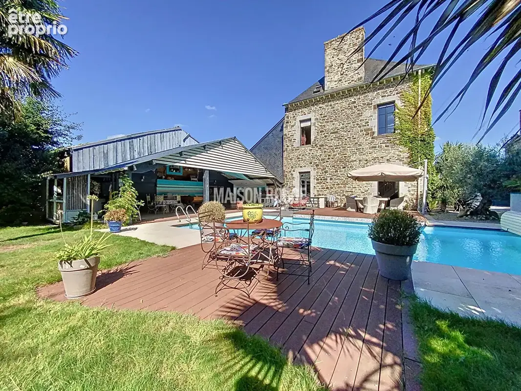 DOL-DE-BRETAGNE - Rare propriété avec piscine et terrain constructible en centre-ville - photo 16