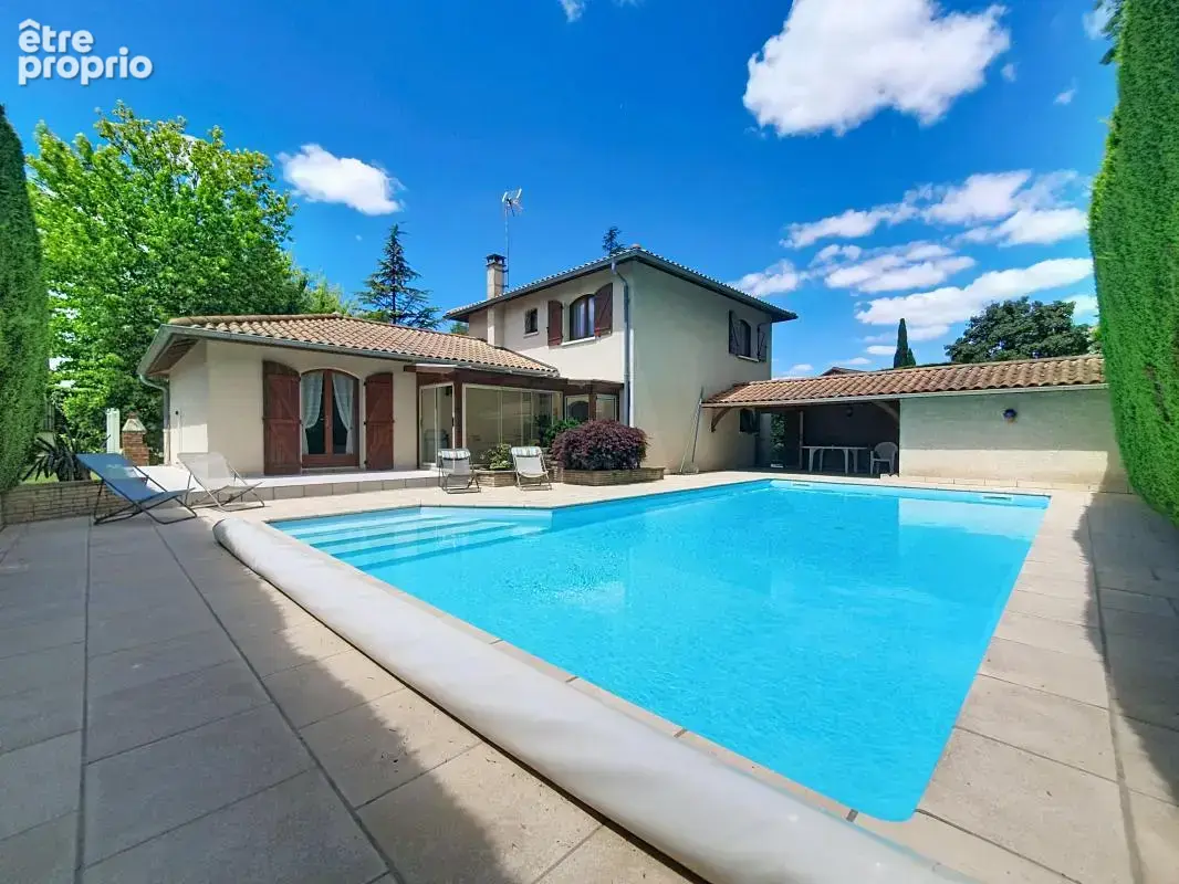 Maison - 4 Chambres - Double garage - Jardin - Piscine - Pool house - Terrasse couverte - photo 13