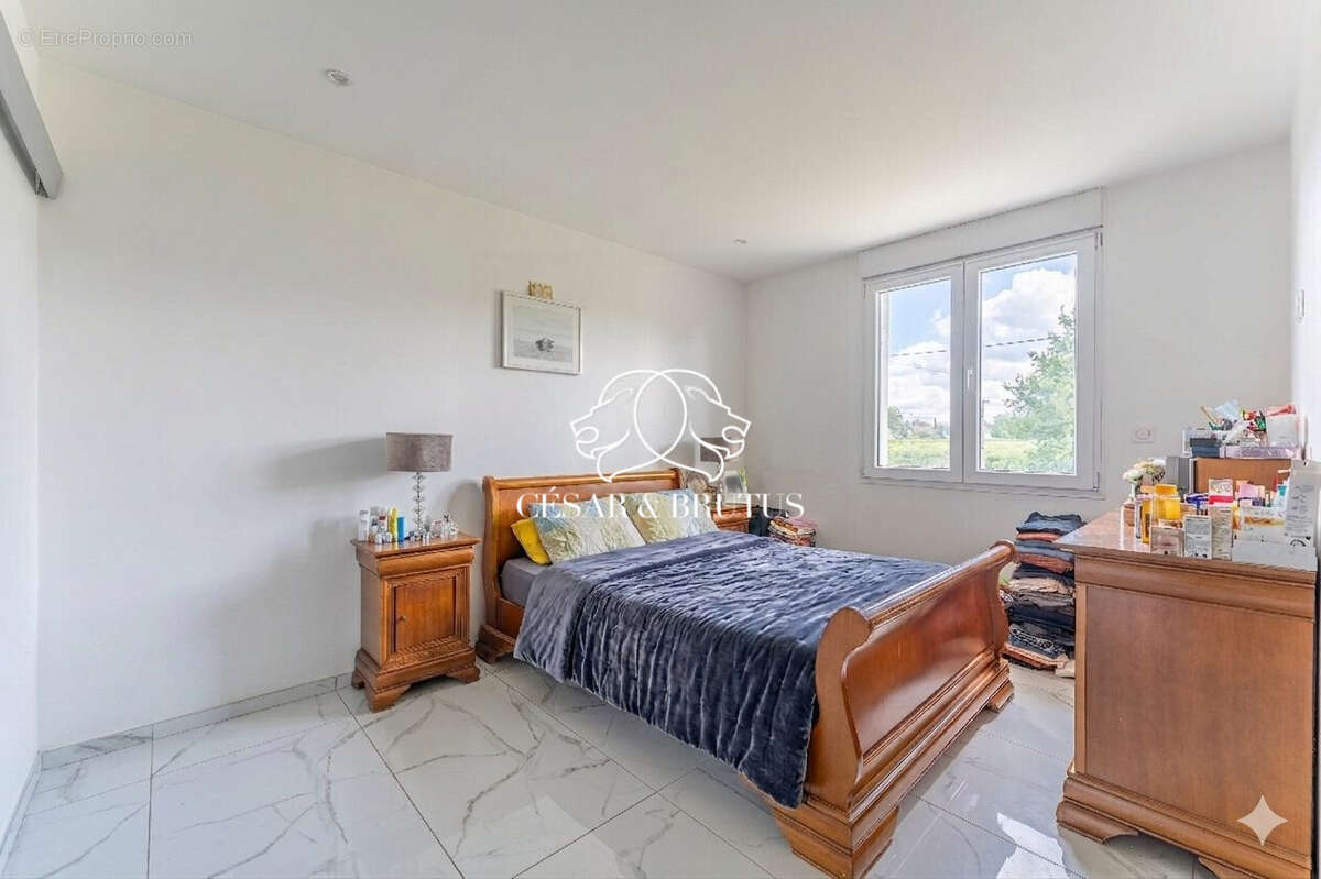 Maison 6 pièces 134 m² à vendre à Les Cheres (69380) - photo 9