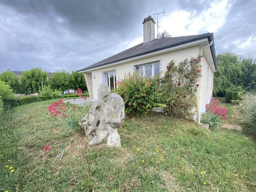 Maison à BEAUNE-LA-ROLANDE