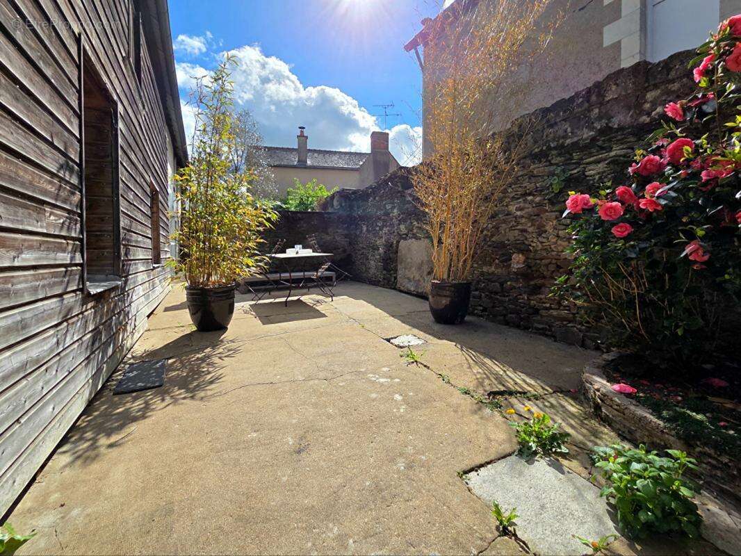 Maison à LA MEMBROLLE-SUR-LONGUENEE