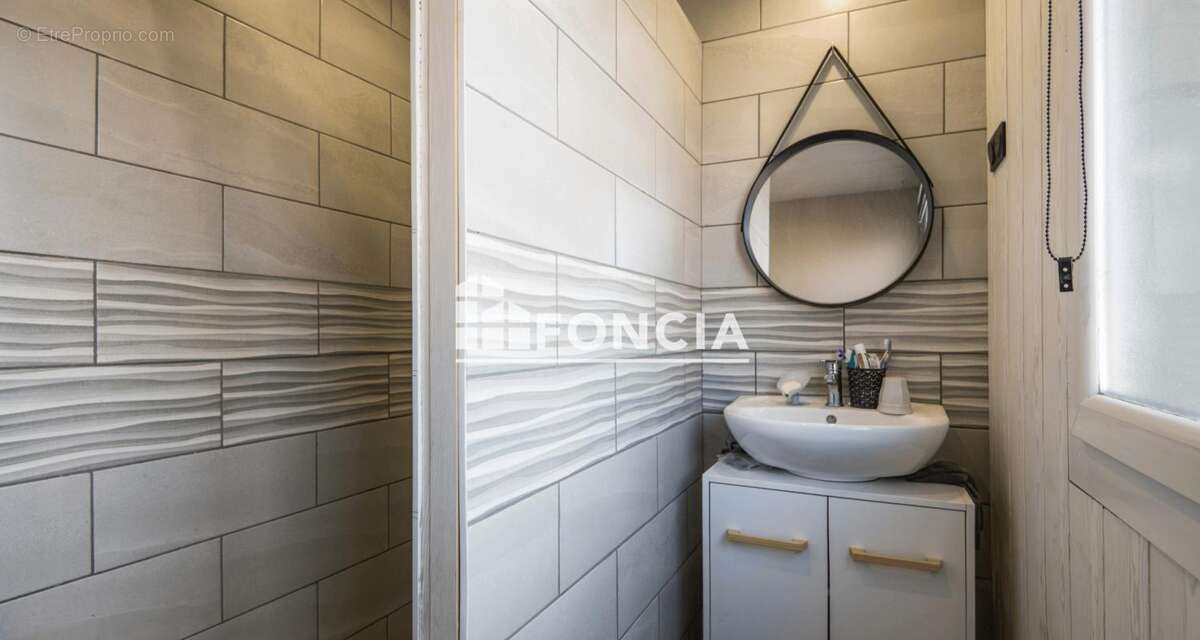 Maison à ONET-LE-CHATEAU