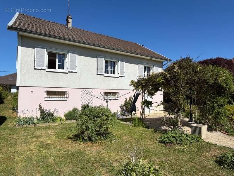 Maison à BETTANCOURT-LA-FERREE