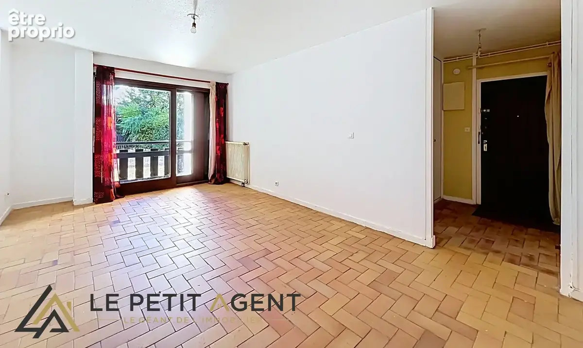 LE BOUSCAT CENTRE   Appartement T2 rénové, idéalement situé ! - photo 2