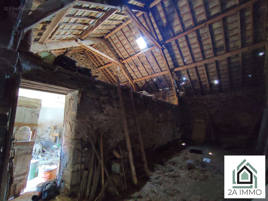 Maison à CHAPDES-BEAUFORT