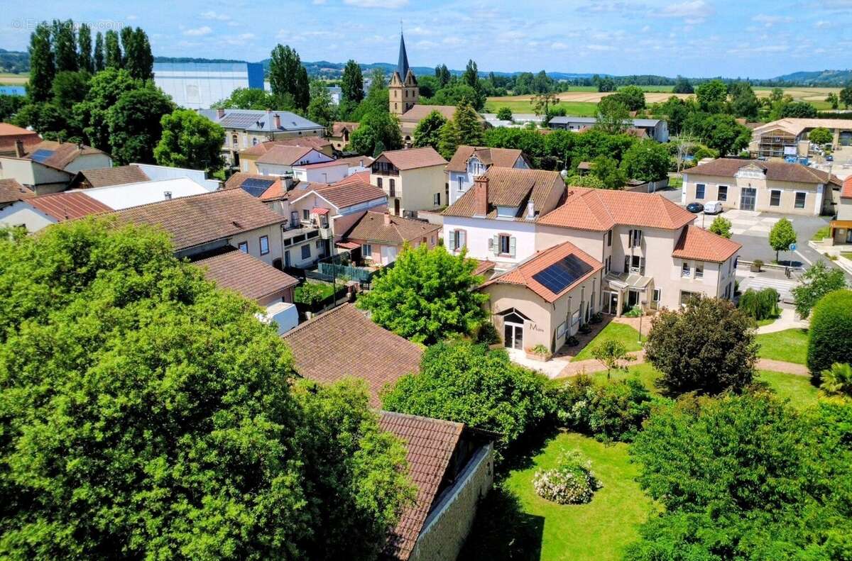 Maison 254 m² à Villecomtal-Sur-Arros  - photo 8