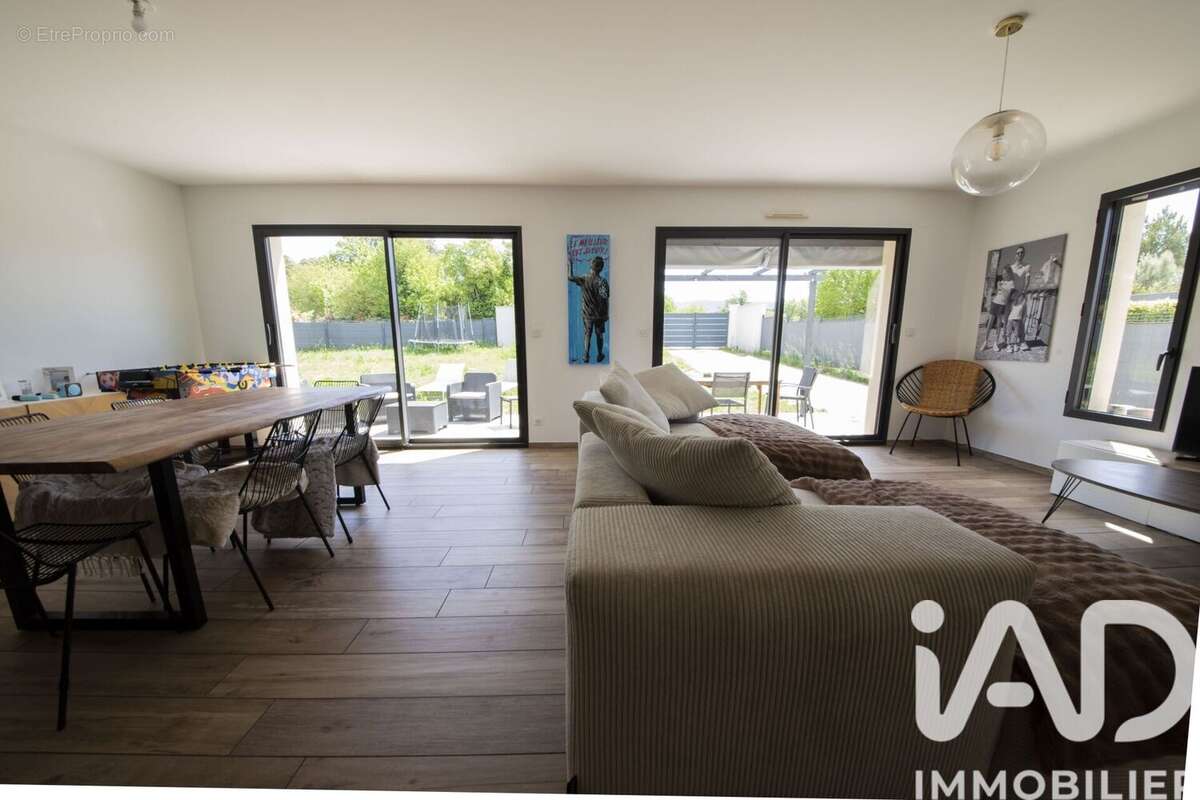 Photo 6 - Maison à LA ROQUE-SUR-PERNES