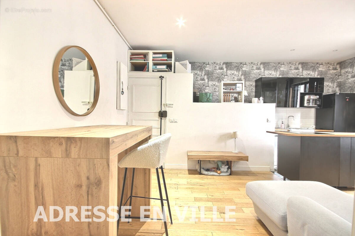 Appartement à COURBEVOIE