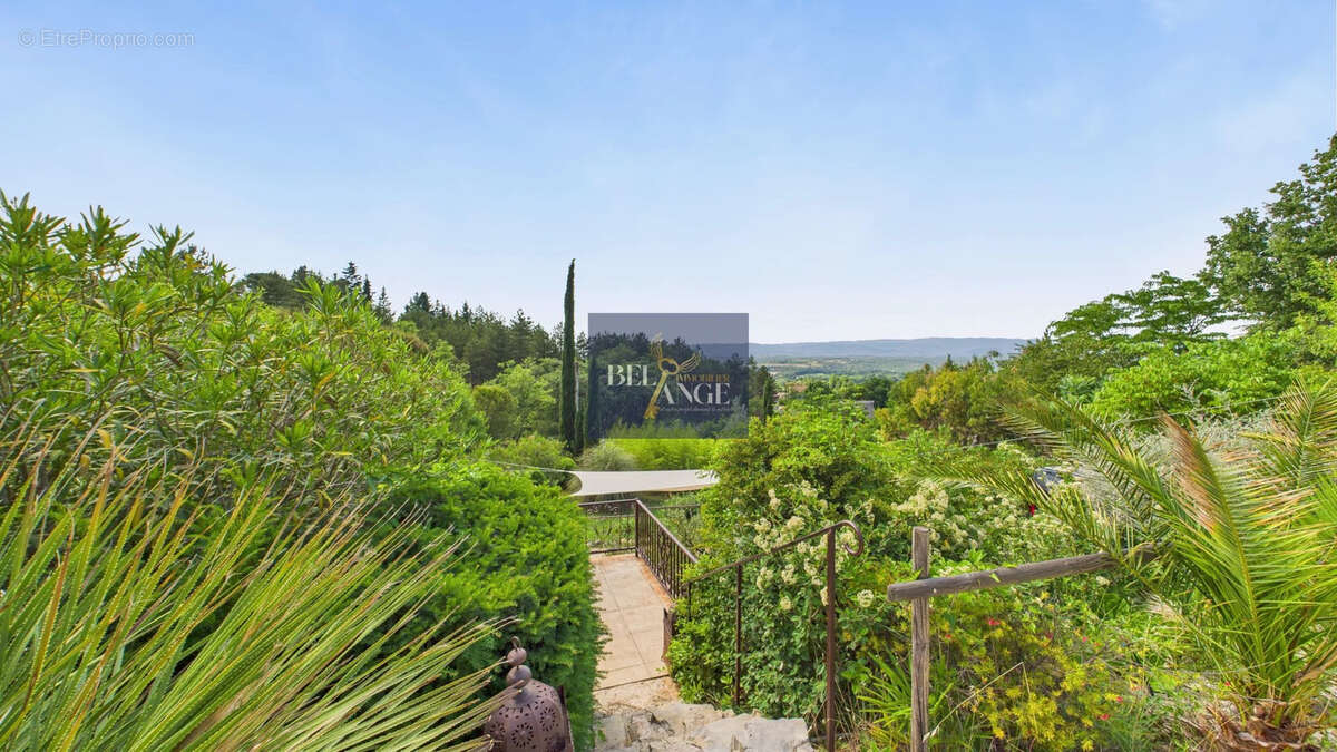 Maison à GROSPIERRES