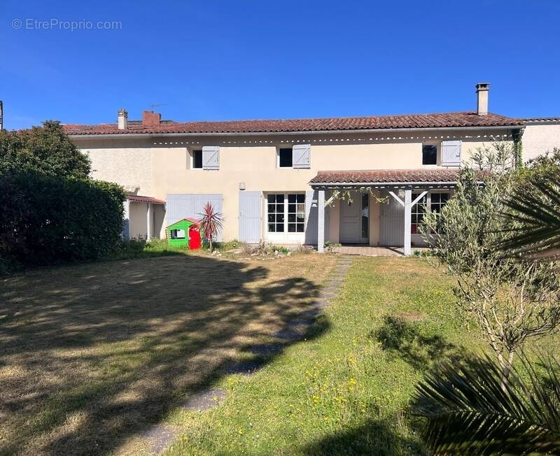 Maison à MESCHERS-SUR-GIRONDE