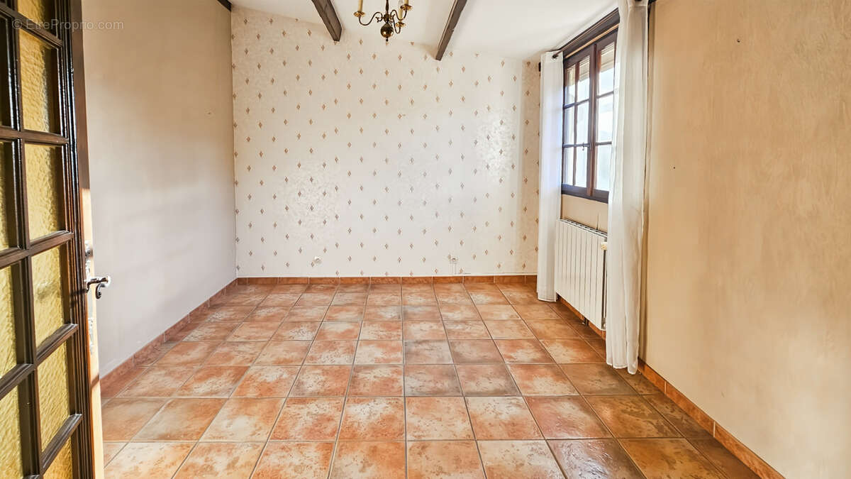 Maison à SAINTE-ANASTASIE-SUR-ISSOLE