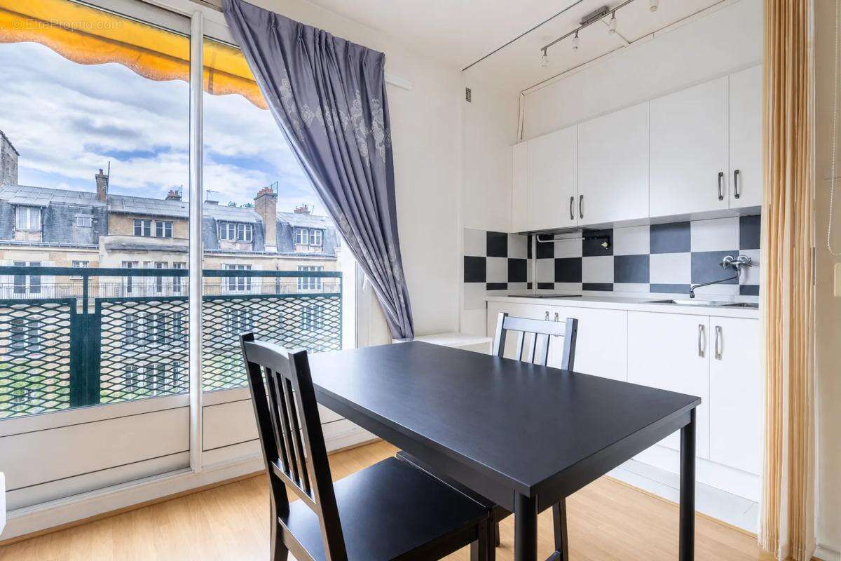 Paris 16e - T1 bis avec balcon, vue dégagée, cave, parking 34 m² - photo 3