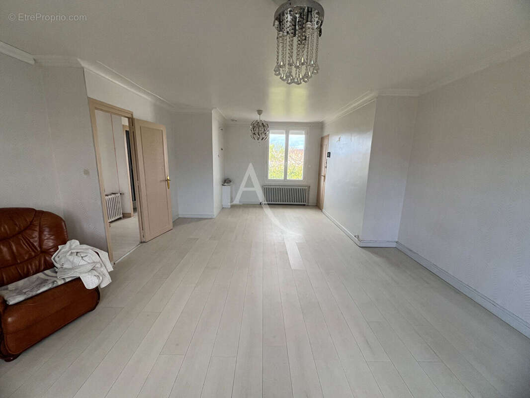 Maison à BUXEROLLES