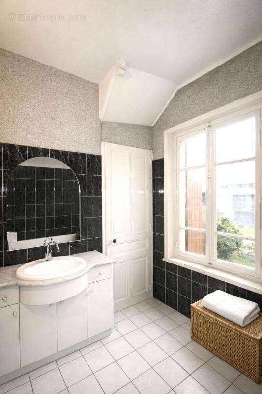 Maison à VAULX-EN-VELIN