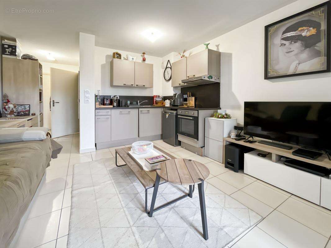 Appartement à ROQUEBRUNE-SUR-ARGENS