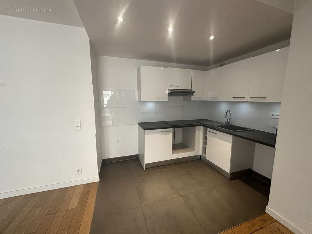 Appartement à SARTROUVILLE