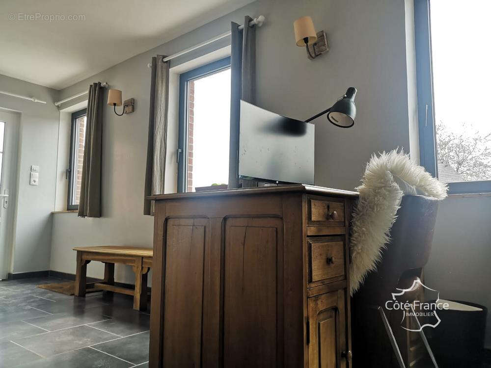 Maison à LA NEUVILLE-LES-DORENGT