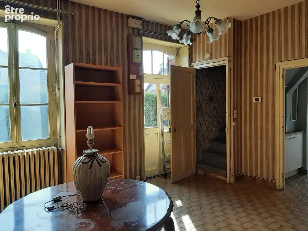 Maison mitoyenne sur 2 niveaux avec potentiel d'agrandissement ou création de logement supplémentair garages et dépendances - photo 9
