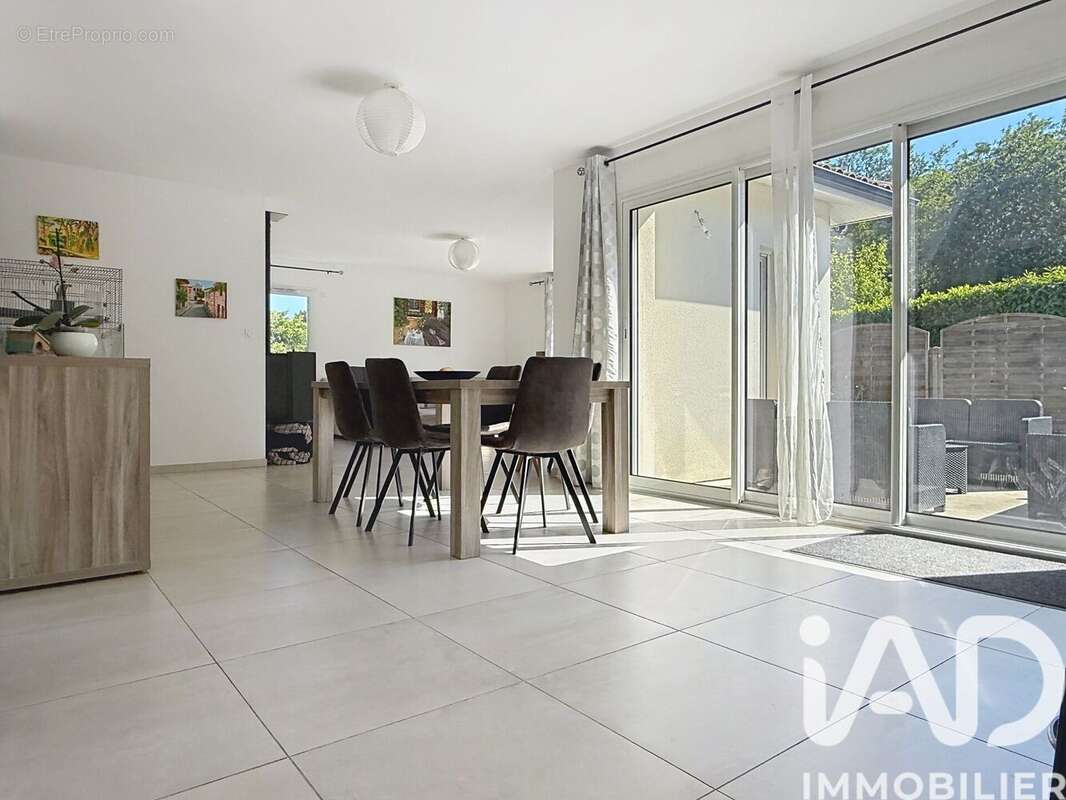 Photo 2 - Maison à VIRELADE