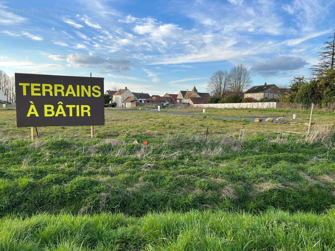 Terrain à VILLIERS-LE-SEC