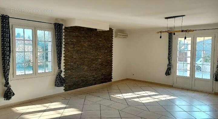 Appartement à SORGUES