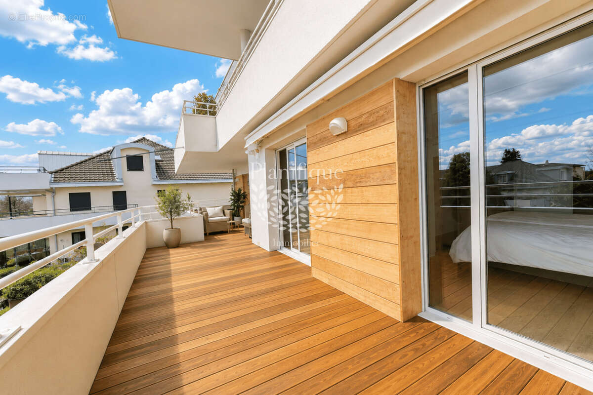Splendide T5 à Divonne-les-Bain, 54 m2 de terrasse - photo 2