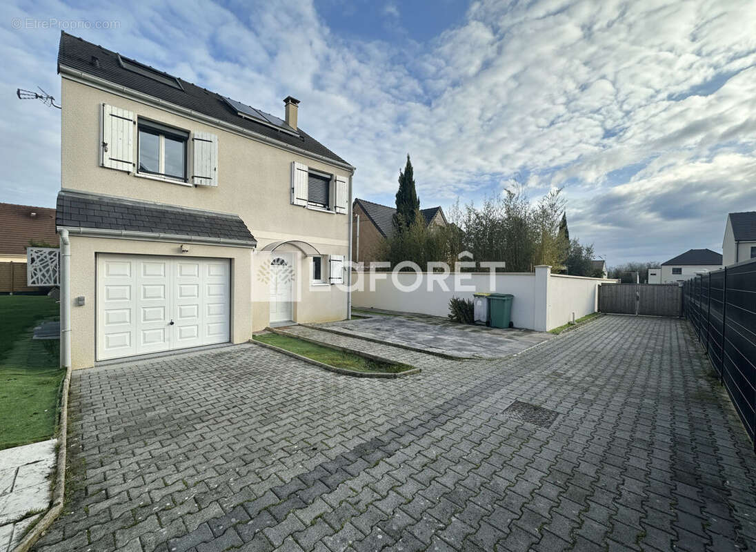 Maison à SAINT-GERMAIN-LES-ARPAJON