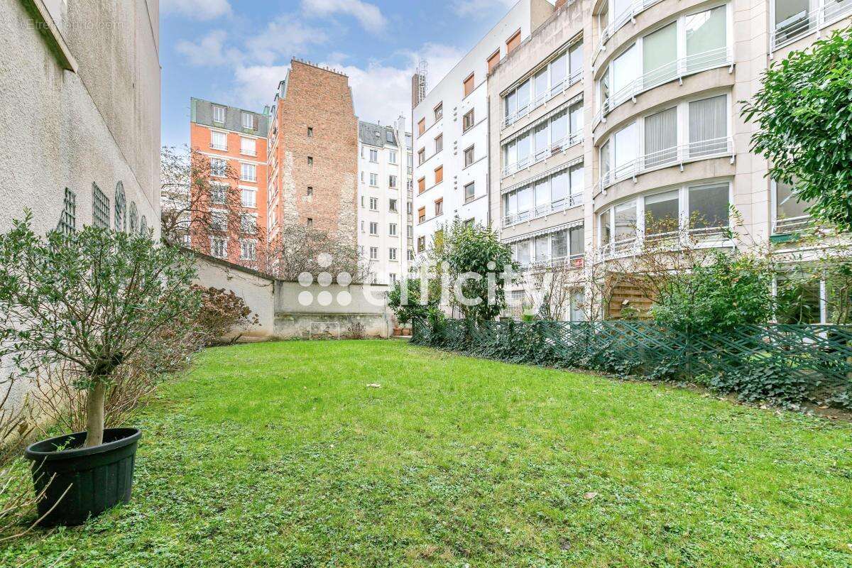 Appartement à LEVALLOIS-PERRET
