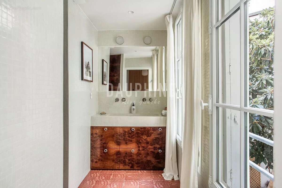 Appartement à PARIS-7E