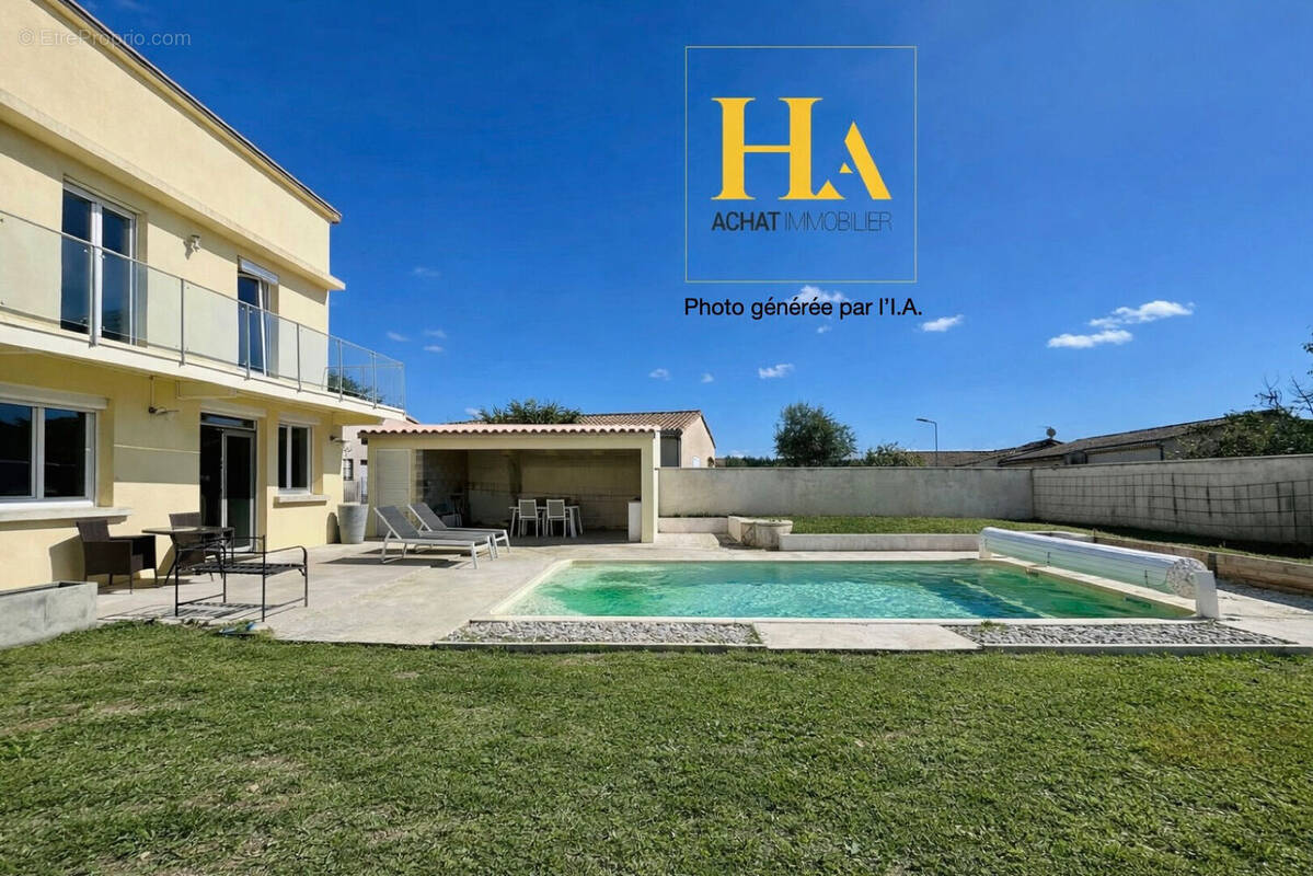 Maison à MONTELIMAR