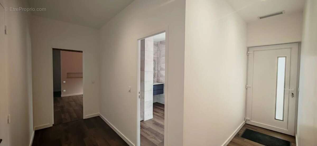 Maison de charme rénovée à Bucey-en-Othe   140 m2 habitables - photo 4