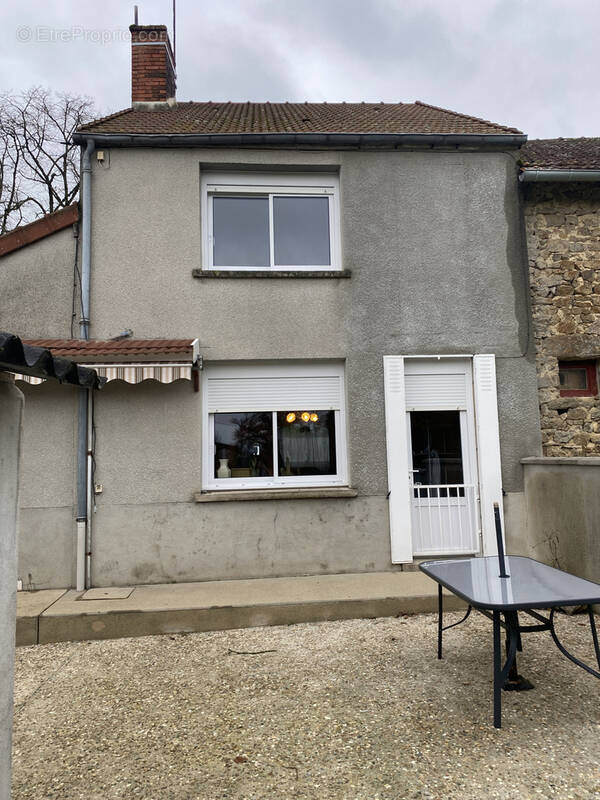Maison à SAINT-SULPICE-LES-FEUILLES