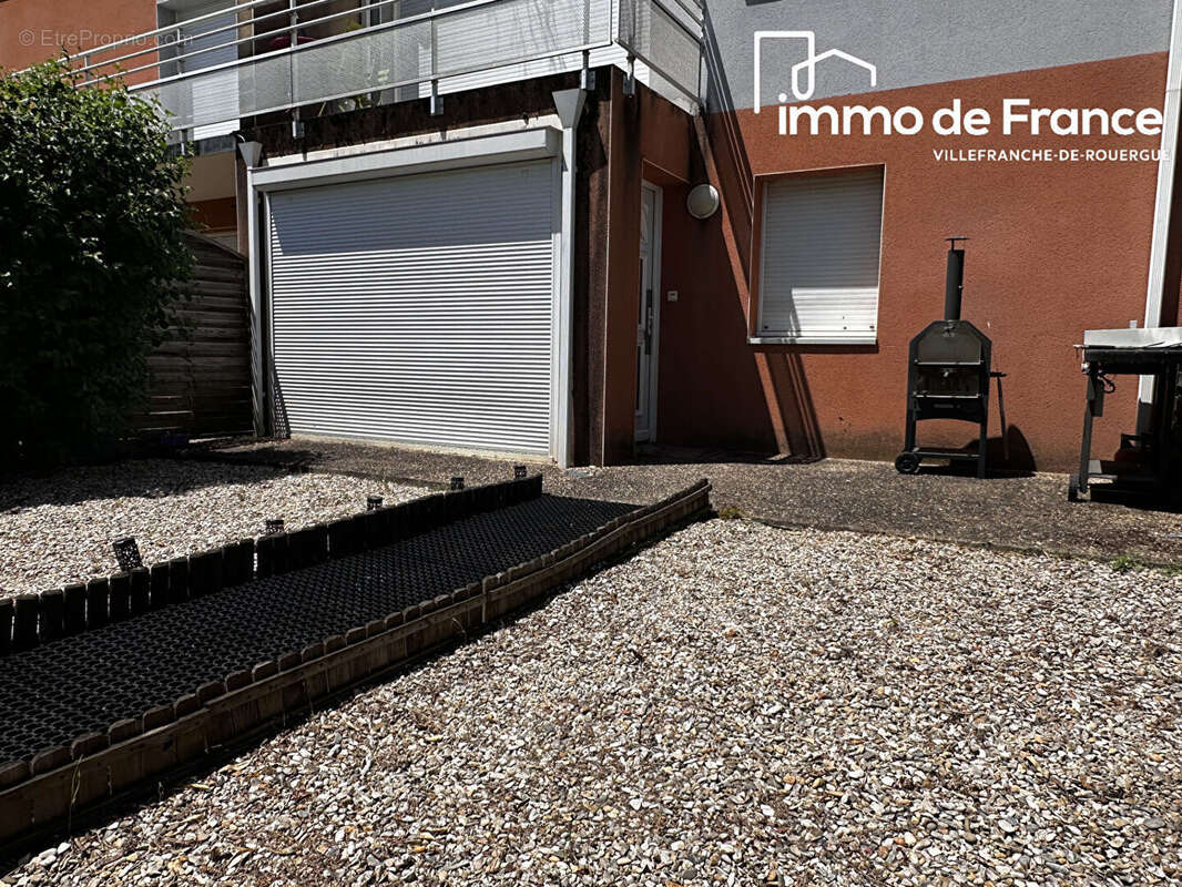 Appartement loué Villefranche De Rouergue 2 pièces, 78 m² avec jardin, garage et parking - photo 10