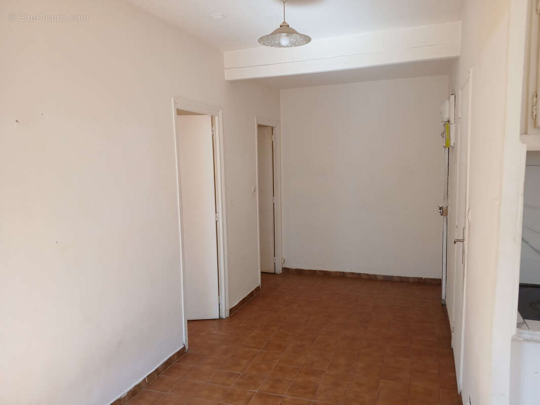 Appartement à MARSEILLE-3E