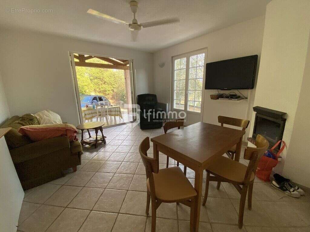 Maison à LE MUY