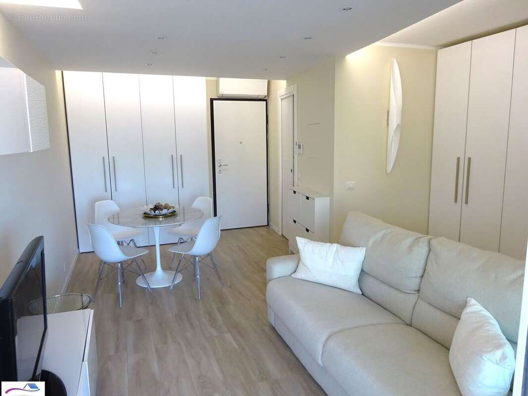 Appartement à MANDELIEU-LA-NAPOULE