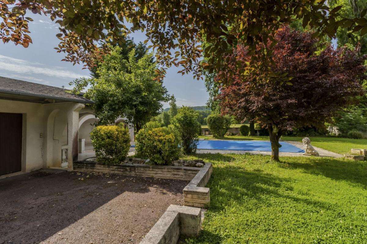 Maison à TERRASSON-LAVILLEDIEU