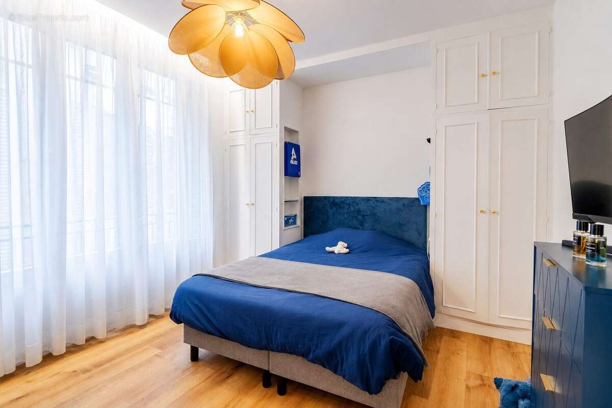 Appartement 84 m² à Paris-16e  - photo 9