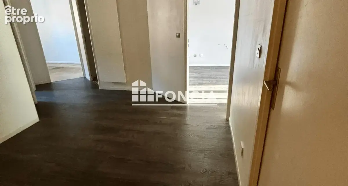 SAINT-JEAN-DE-MAURIENNE – CENTRE-VILLE Appartement 4 pièces de 80 m² avec ascenseur - photo 6