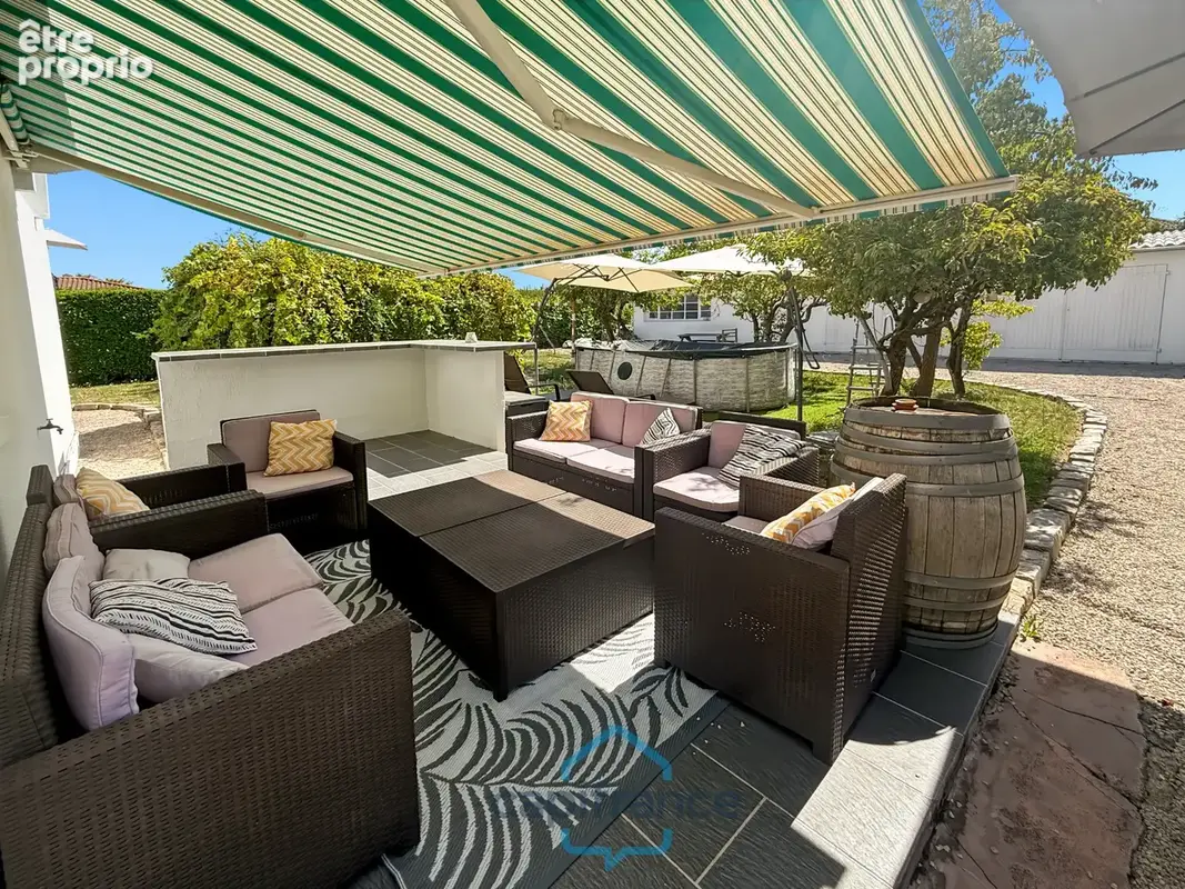 Dpt Gers (32), à vendre RISCLE très belle maison T8 de 220 m² habitables + grand garage et dépendances sur 875 m² de terrain, au - photo 11