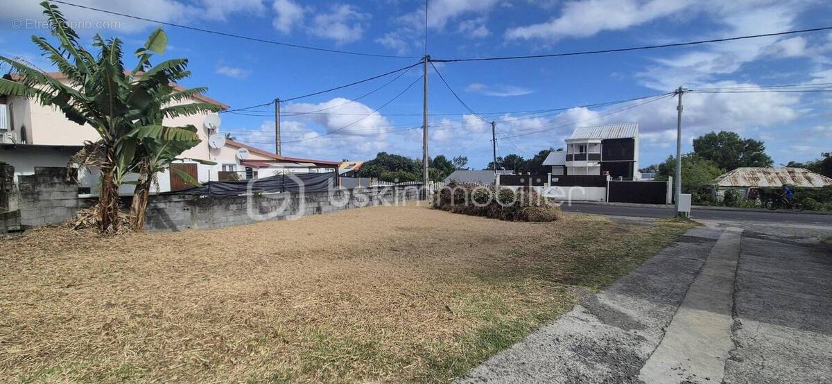 Terrain à SAINT-PHILIPPE